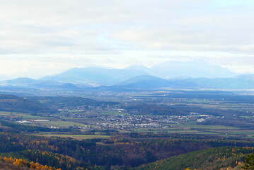 Obraz premium Rosaliengebirge mit Blick auf Rax und Schneeberg