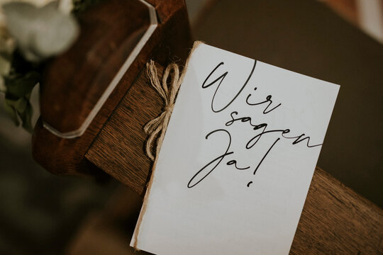 "Wir sagen Ja!" Kirchenheft einer Hochzeit