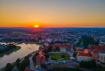 Obraz premium Aerial view of Wawel castle in Krakow, Poland during s sunset