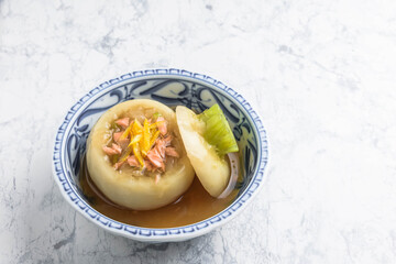 蕪と鮭の餡かけ