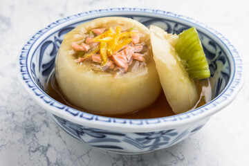 蕪と鮭の餡かけ