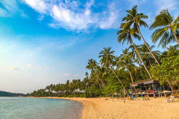 Naklejka premium Beautiful tropical beach