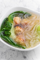 鶏団子と春雨スープ