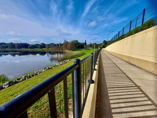 Lake trail 