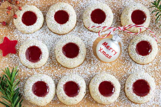 Husarenkrapfen Engelsaugen Weihnachtspl&auml;tzchen