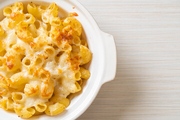 American mac and cheese, macaroni pasta in cheesy sauce
