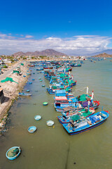Naklejka premium Vietnam ocean road from Phan Rang to Cam Ranh