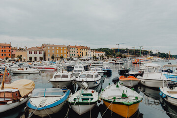 Obraz premium Ships parked at a port in Croatia