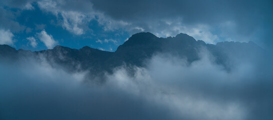 Obraz premium Néouvielle Nature Reserve, Vallée d'Aure, L'Occitanie, Hautes-Pyrénées, France, Europe