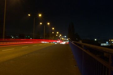 Langzeitbelichtung auf Br&uuml;cke