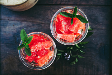 Salade de fruits frais pamplemousse sucré et menthe fraîche
