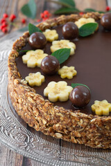 Gros plan sur une tarte au chocolat à la banane 