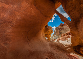 Fire Cave Arch, Valley of Fire State Park, Nevada, USA