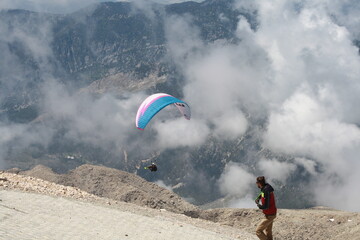 jump by parachute in the mountains