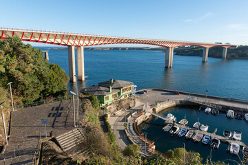 Fototapeta na wymiar View over the Ribadeo bridge