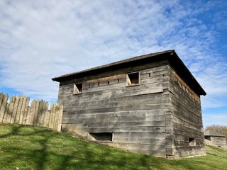 Fototapeta na wymiar blockhouse at historic Fort Meigs