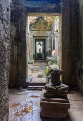 Intérieur d'un temple à Angkor, Cambodge