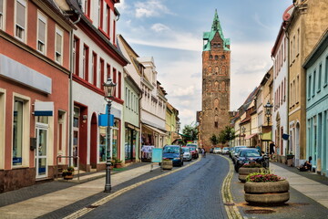 delitzsch, deutschland - altstadt mit breitem turm
