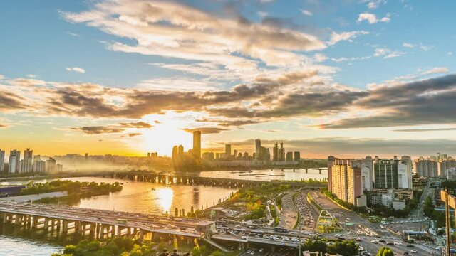 Time lapse sunset at Seoul City and Han river, Seoul South Korea.