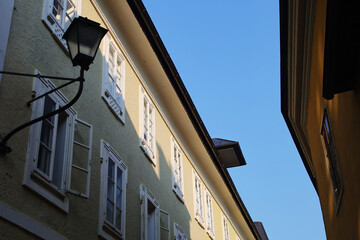 Fototapeta na wymiar An old narrow street in Salzburg, Austria 