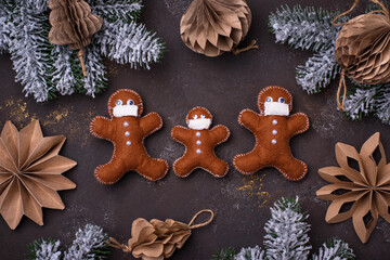 Gingerbread man from felt in face mask