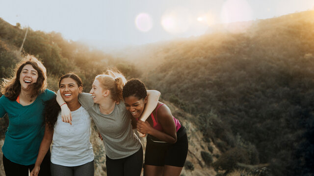 Friends hiking through the hills of Los Angeles