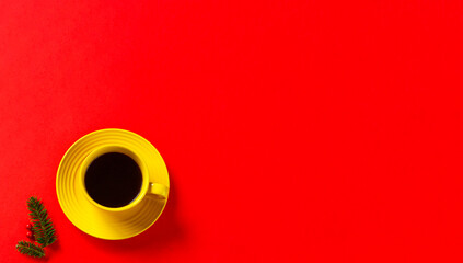 Coffee and fir branches. Winter cafe, Christmas cafe, winter break, Christmas table, quiet Christmas, etc.  コーヒーとモミの枝。冬のカフェ、クリスマスのカフェ、冬の休憩、クリスマスの食卓、静かなクリスマスなど