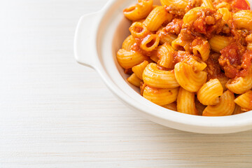 macaroni with tomatoes sauce and mince pork