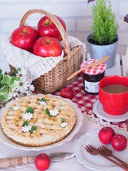 手作りアップルパイでティータイム