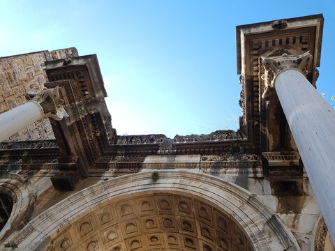 Arch of Hadrian's gate