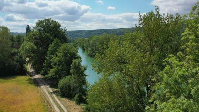 Vue des bords de la Marne, Champagne, France - Drone