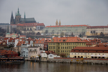 Obraz premium Vltava River and Prague Castle upon a hill