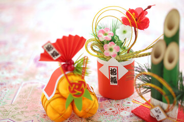 日本の伝統行事のお正月の飾りや小物の集合イメージ