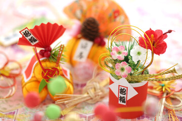 日本の伝統行事のお正月の飾りや小物の集合イメージ