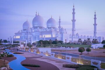 Naklejka premium sheikh zayed grand mosque in abu dhabi, united arab emirates