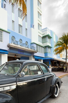 Classic car at Ocean Drive in Art Deco district of Miami.