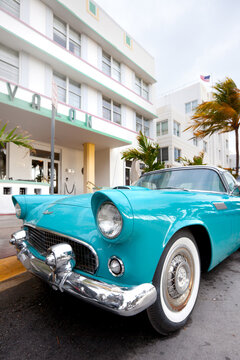 Classic car at Ocean Drive in Art Deco district of Miami.