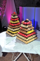 Macarons pi&egrave;ce mont&eacute;e mariage