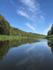 Obraz premium lake in the forest