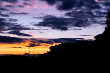 silueta de paisaje con cielo bonito 
