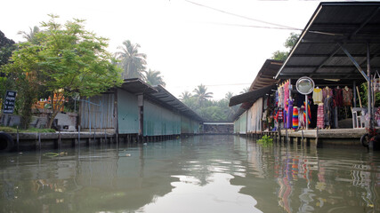 Fototapeta premium Damnoen Saduak ,Thailand- February 19,2018: Damnoen Saduak Floating Market