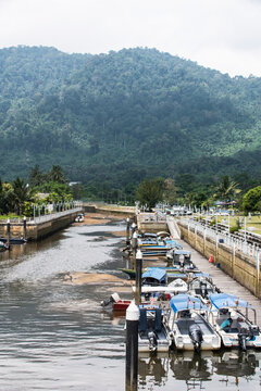 Kleiner Hafen von Tekek auf Tioman/Malaysia.