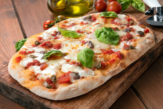 Pinsa romana, squisita variante della pizza italiana 