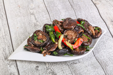 Marinated shiitake mushrooms with herbs