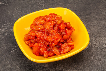 Baked kidney with tomato and pepper