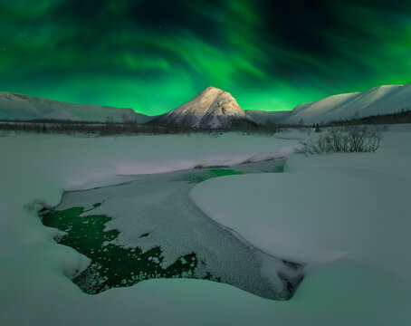 Winter night scenery, natural scenery of the Arctic region, popular travel destination.