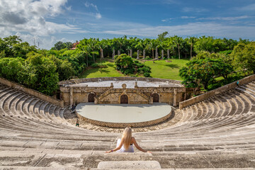 Steps in the amphitheater is a landmark of the Dominican Republic. Artists ' Village. Amphitheatre in Altos de Chavon.