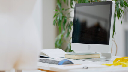 アパレルデザイナーのパソコン