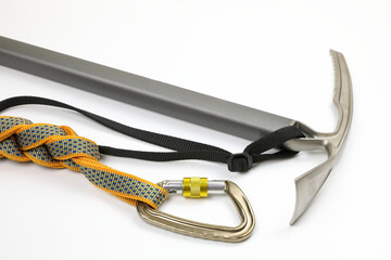 雪山登山ギア（ピッケル・カラビナ）