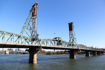 Portland, City of Bridges: Hawthorne Bridge